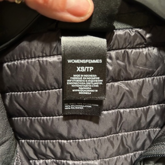 North Face Vest - Picture 7 of 7
